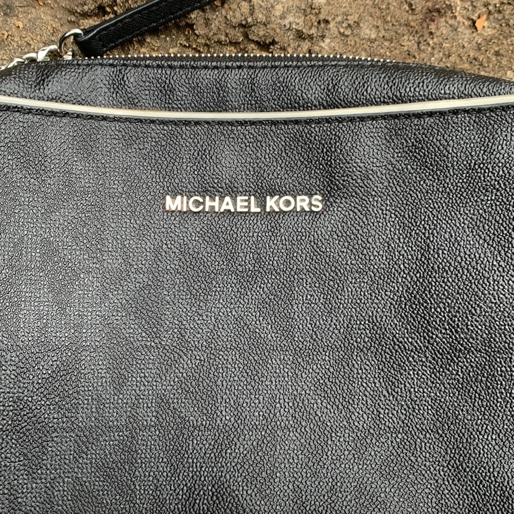 Michael Kors Black Messenger Bag Sleek Saffiano Leather